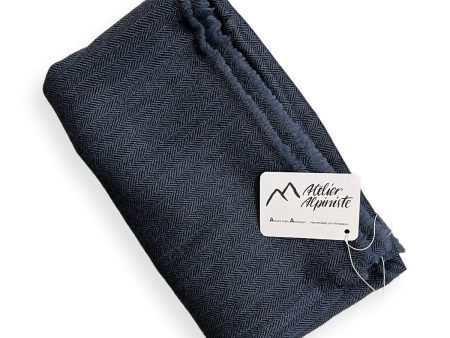 Atelier Alpiniste Cashmere Blanket Herringbone anthracite For Sale