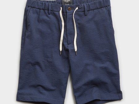 10  Seersucker Traveler Short in Navy on Sale